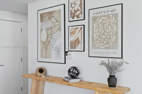 Condominio en venta en Miami Beach, Florida, 1 dormitorio, 76.18 m2 № 2027874 - foto 14