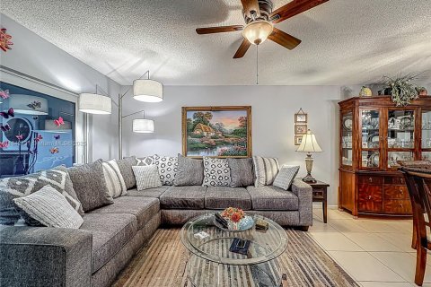 Copropriété à vendre à Lauderdale Lakes, Floride: 2 chambres, 87.7 m2 № 1836052 - photo 13