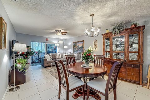 Copropriété à vendre à Lauderdale Lakes, Floride: 2 chambres, 87.7 m2 № 1836052 - photo 18
