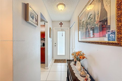 Copropriété à vendre à Lauderdale Lakes, Floride: 2 chambres, 87.7 m2 № 1836052 - photo 3