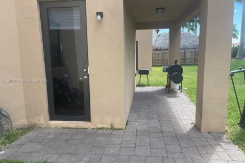 House in Homestead, Florida 5 bedrooms, 232.63 sq.m. № 1871470 - photo 4