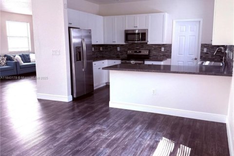 House in Homestead, Florida 5 bedrooms, 232.63 sq.m. № 1871470 - photo 13
