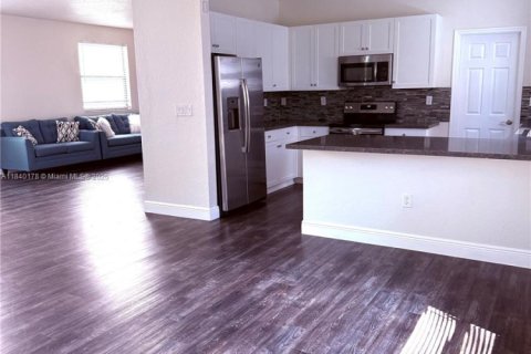House in Homestead, Florida 5 bedrooms, 232.63 sq.m. № 1871470 - photo 15