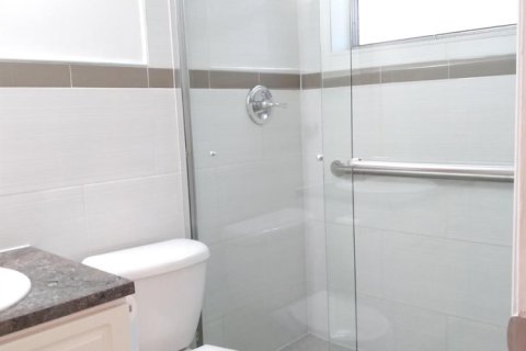 Commercial property in Hialeah, Florida № 2146231 - photo 5