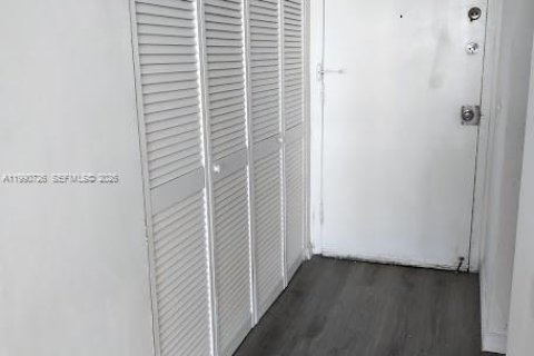 Copropriété à vendre à Miami, Floride: 1 chambre, 64.94 m2 № 2052184 - photo 2