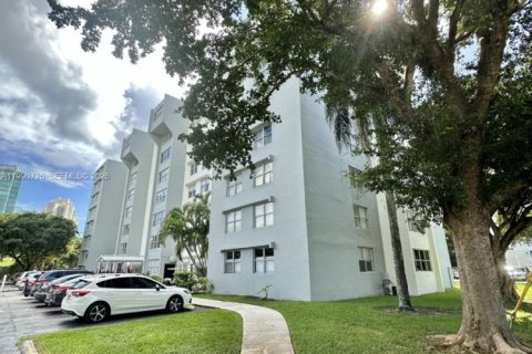 Copropriété à vendre à Miami, Floride: 1 chambre, 64.94 m2 № 2052184 - photo 17