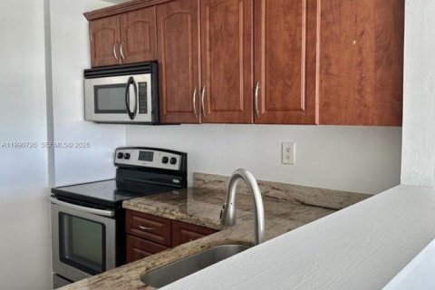 Copropriété à vendre à Miami, Floride: 1 chambre, 64.94 m2 № 2052184 - photo 6