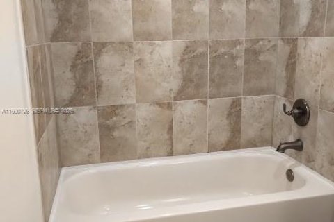 Copropriété à vendre à Miami, Floride: 1 chambre, 64.94 m2 № 2052184 - photo 10