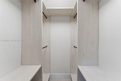 Купить виллу или дом в Пайнкрест, Флорида 3 спальни, 108.51м2, № 1997602 - фото 21