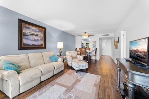 Condominio en venta en Clearwater, Florida, 2 dormitorios, 98.48 m2 № 1718110 - foto 18