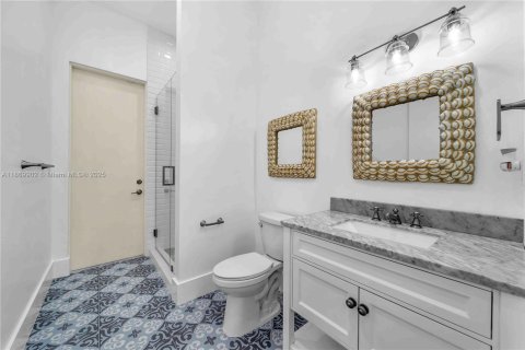 House in Miami, Florida 4 bedrooms, 331.38 sq.m. № 1920567 - photo 27