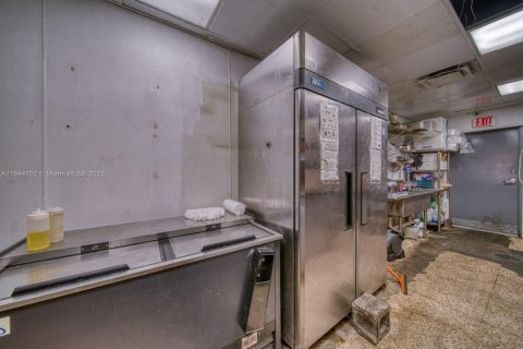 Propiedad comercial en venta en Miami Beach, Florida № 1981873 - foto 13