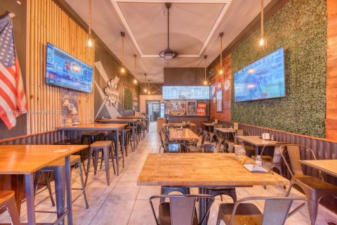 Propiedad comercial en venta en Miami Beach, Florida № 1981873 - foto 5