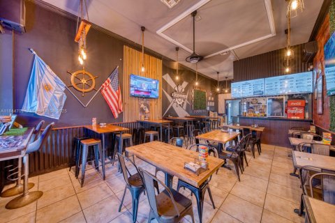 Propiedad comercial en venta en Miami Beach, Florida № 1981873 - foto 6