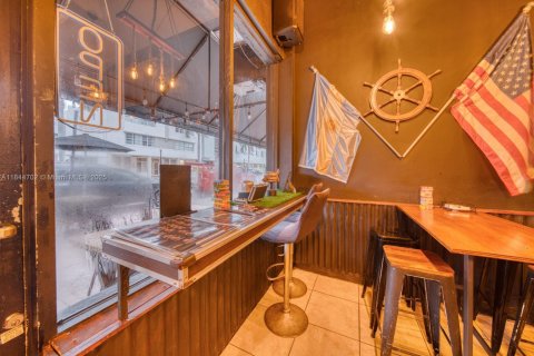 Propiedad comercial en venta en Miami Beach, Florida № 1981873 - foto 7