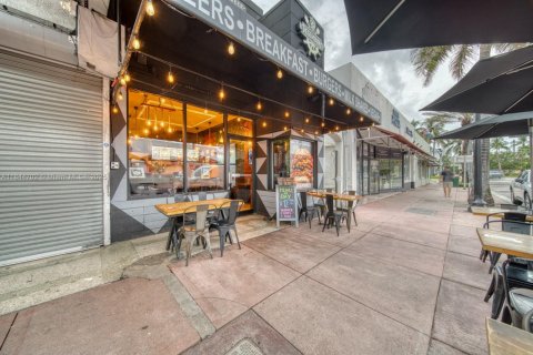 Propiedad comercial en venta en Miami Beach, Florida № 1981873 - foto 21