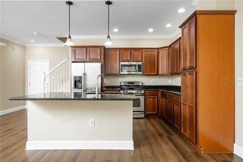 Townhouse in Fish Hawk, Florida 3 bedrooms, 157.56 sq.m. № 2221635 - photo 5