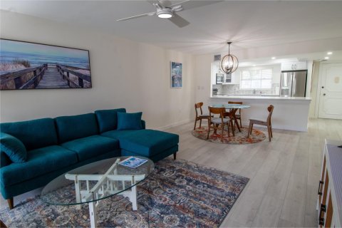 Copropriété à louer à Naples, Floride: 2 chambres, 123.28 m2 № 2254647 - photo 4
