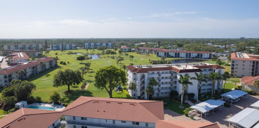 Condo à Naples, Floride, 2 chambres № 2254647