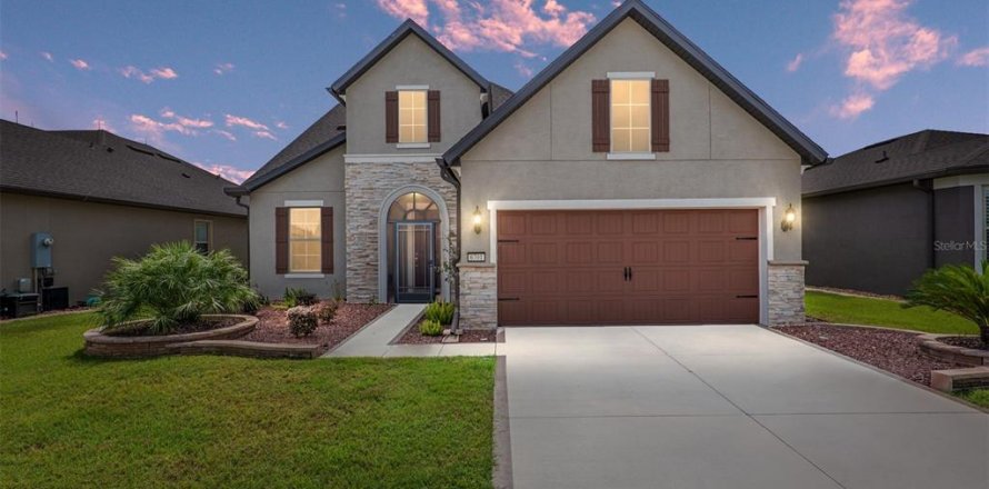 House in Ocala, Florida 3 bedrooms, 242.57 sq.m. № 1318073