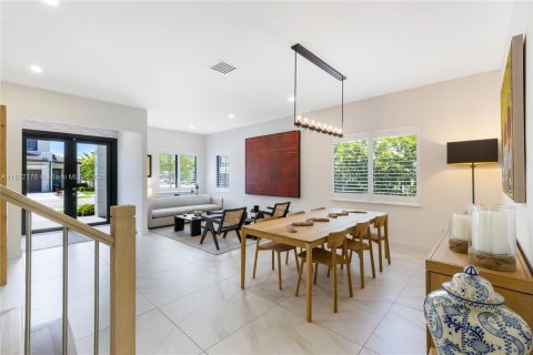 Купить виллу или дом в Майами, Флорида 5 спален, 342.44м2, № 1758949 - фото 9