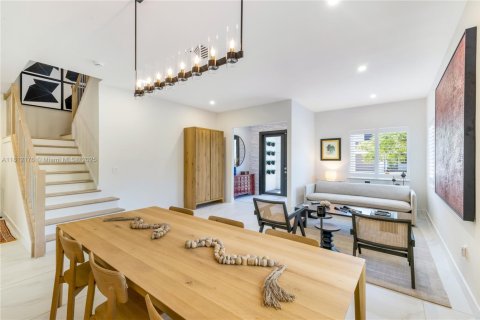 Купить виллу или дом в Майами, Флорида 5 спален, 342.44м2, № 1758949 - фото 8