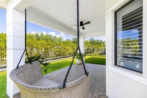 Купить виллу или дом в Майами, Флорида 5 спален, 342.44м2, № 1758949 - фото 26