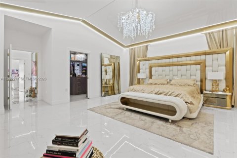 Casa en alquiler en Miami, Florida, 5 dormitorios, 408.4 m2 № 2040162 - foto 19