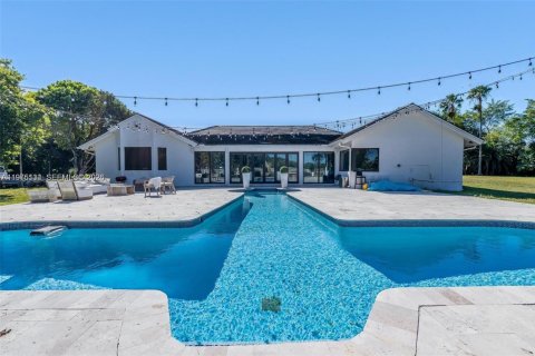 Casa en alquiler en Miami, Florida, 5 dormitorios, 408.4 m2 № 2040162 - foto 27