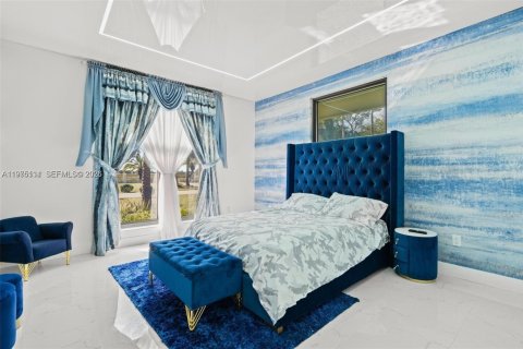 Casa en alquiler en Miami, Florida, 5 dormitorios, 408.4 m2 № 2040162 - foto 13