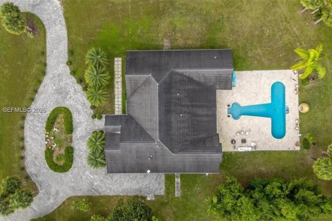 Casa en alquiler en Miami, Florida, 5 dormitorios, 408.4 m2 № 2040162 - foto 29