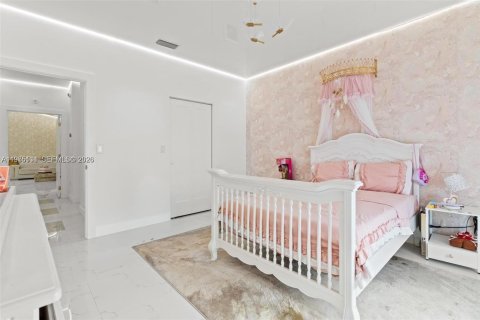 Casa en alquiler en Miami, Florida, 5 dormitorios, 408.4 m2 № 2040162 - foto 22