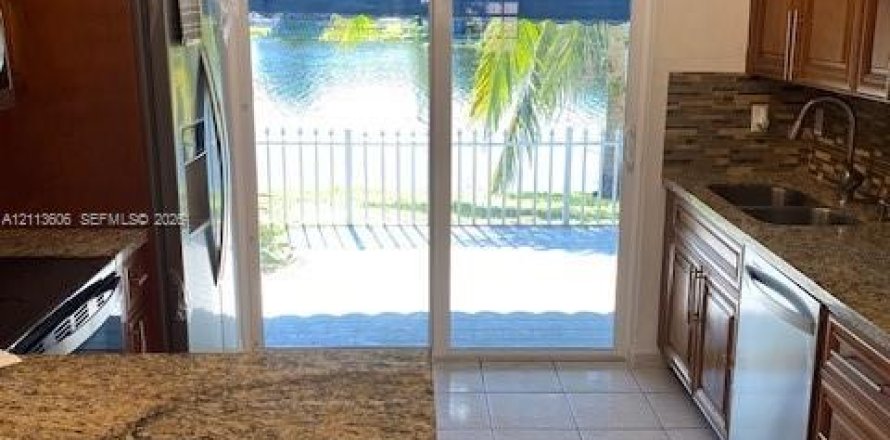 Condo à Miami, Floride, 2 chambres  № 2435717