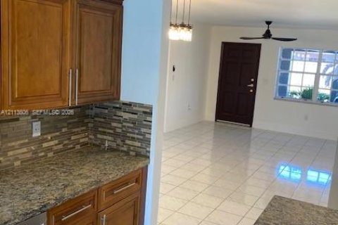 Copropriété à louer à Miami, Floride: 2 chambres, 94.76 m2 № 2435717 - photo 5