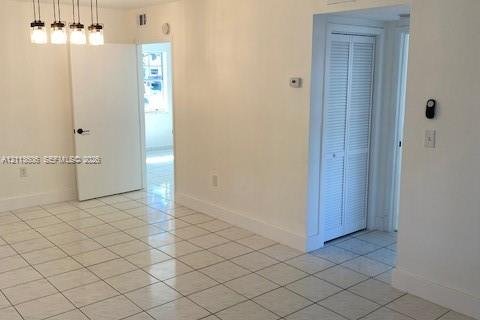 Copropriété à louer à Miami, Floride: 2 chambres, 94.76 m2 № 2435717 - photo 4