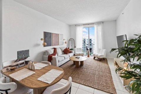 Condo in Hollywood, Florida, 1 bedroom № 2187223 - photo 19