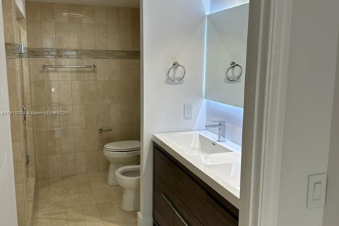 Condo in Key Biscayne, Florida, 3 bedrooms  № 2013114 - photo 14