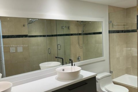 Condo in Key Biscayne, Florida, 3 bedrooms  № 2013114 - photo 18