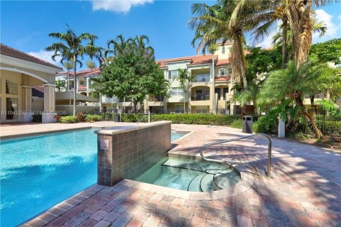 Condo in Coral Springs, Florida, 1 bedroom  № 2002279 - photo 10
