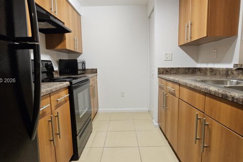 Condo in Coral Springs, Florida, 1 bedroom  № 2002279 - photo 5