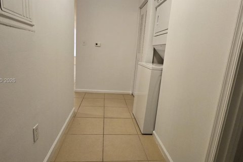 Condo in Coral Springs, Florida, 1 bedroom  № 2002279 - photo 12