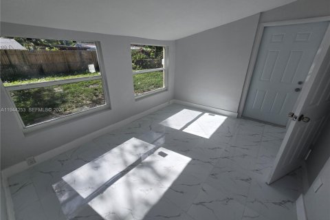 House in Miami, Florida 3 bedrooms, 94.02 sq.m. № 2001875 - photo 19