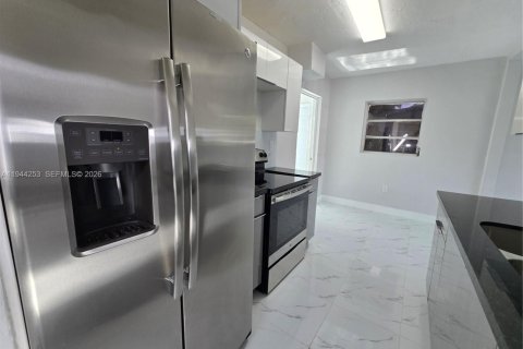 House in Miami, Florida 3 bedrooms, 94.02 sq.m. № 2001875 - photo 16