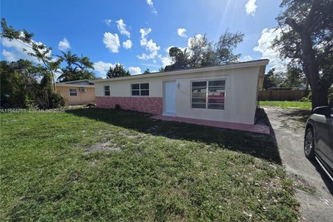 House in Miami, Florida 3 bedrooms, 94.02 sq.m. № 2001875 - photo 4