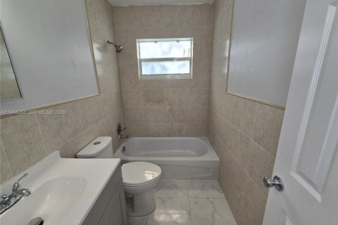 House in Miami, Florida 3 bedrooms, 94.02 sq.m. № 2001875 - photo 21