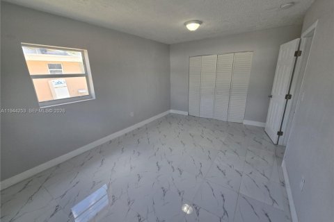 House in Miami, Florida 3 bedrooms, 94.02 sq.m. № 2001875 - photo 29