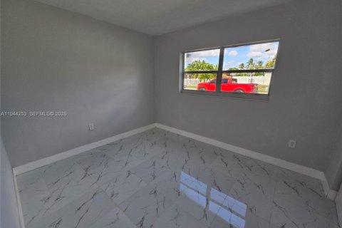 House in Miami, Florida 3 bedrooms, 94.02 sq.m. № 2001875 - photo 22