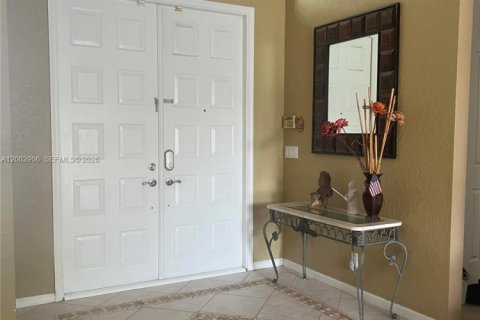 Купить виллу или дом в Корал-Спрингс, Флорида 3 комнаты, 211.63м2, № 2066512 - фото 8