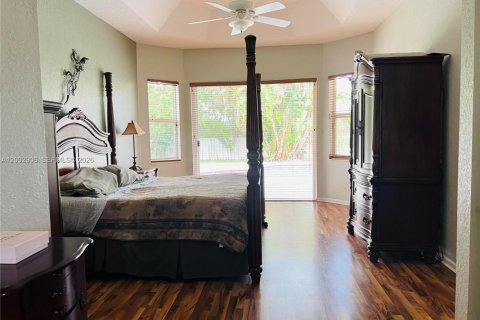 Купить виллу или дом в Корал-Спрингс, Флорида 3 комнаты, 211.63м2, № 2066512 - фото 6