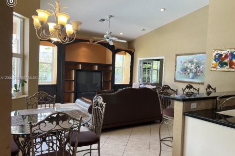 Купить виллу или дом в Корал-Спрингс, Флорида 3 комнаты, 211.63м2, № 2066512 - фото 4
